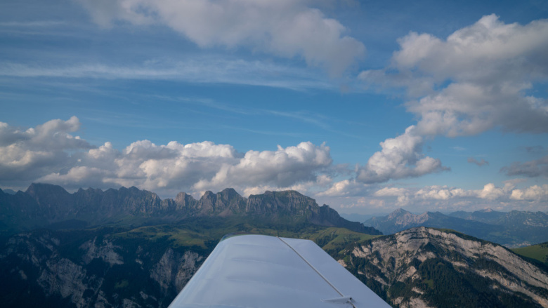 Günstige Rundflüge Schweiz - Fliegen Sie kostengünstig mit Rundflug Winger