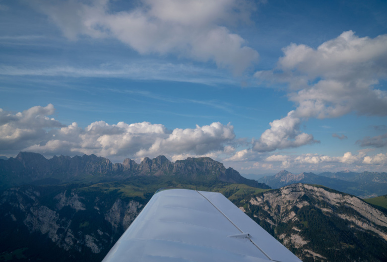 Günstige Rundflüge Schweiz - Fliegen Sie kostengünstig mit Rundflug Winger